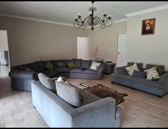 4 BEDROOM HOUSE FOR SALE IN UNITAS PARK